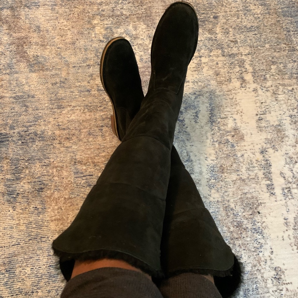 Black uggs